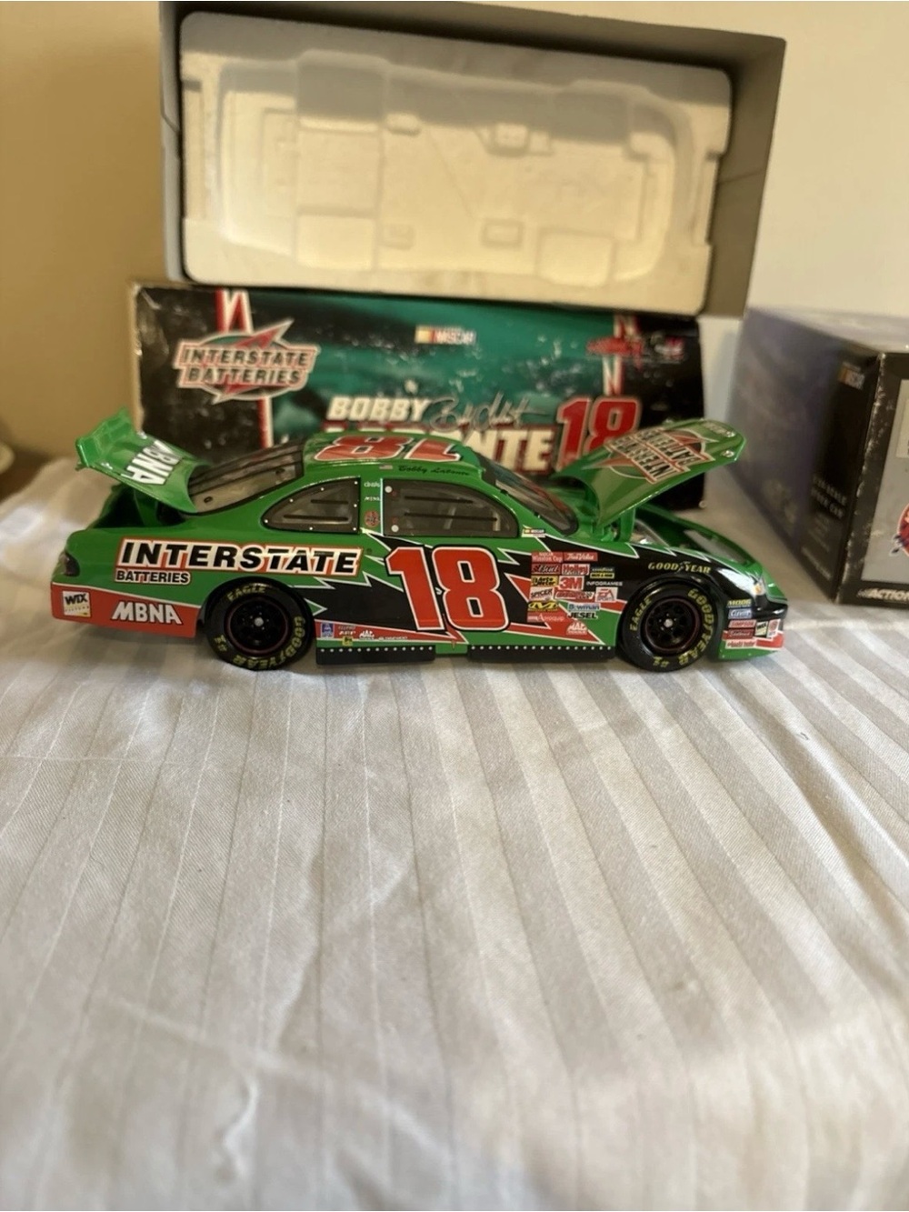Action Collectables 2002 1:24 Bobby Labonte #18 Interstate Batteries Car